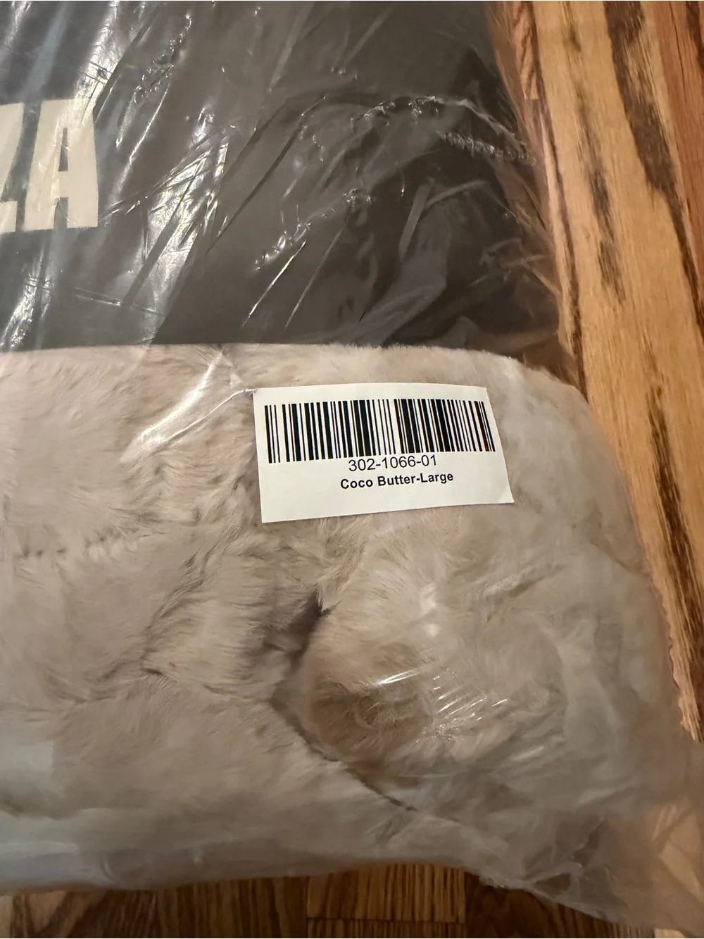 Lola Blankets x TEZZA in Coco Butter (NWT) - Picture 9 of 11